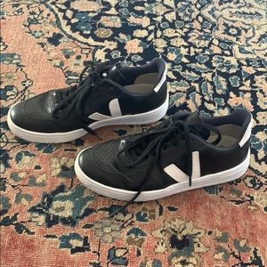 Veja V-10 sneakers
